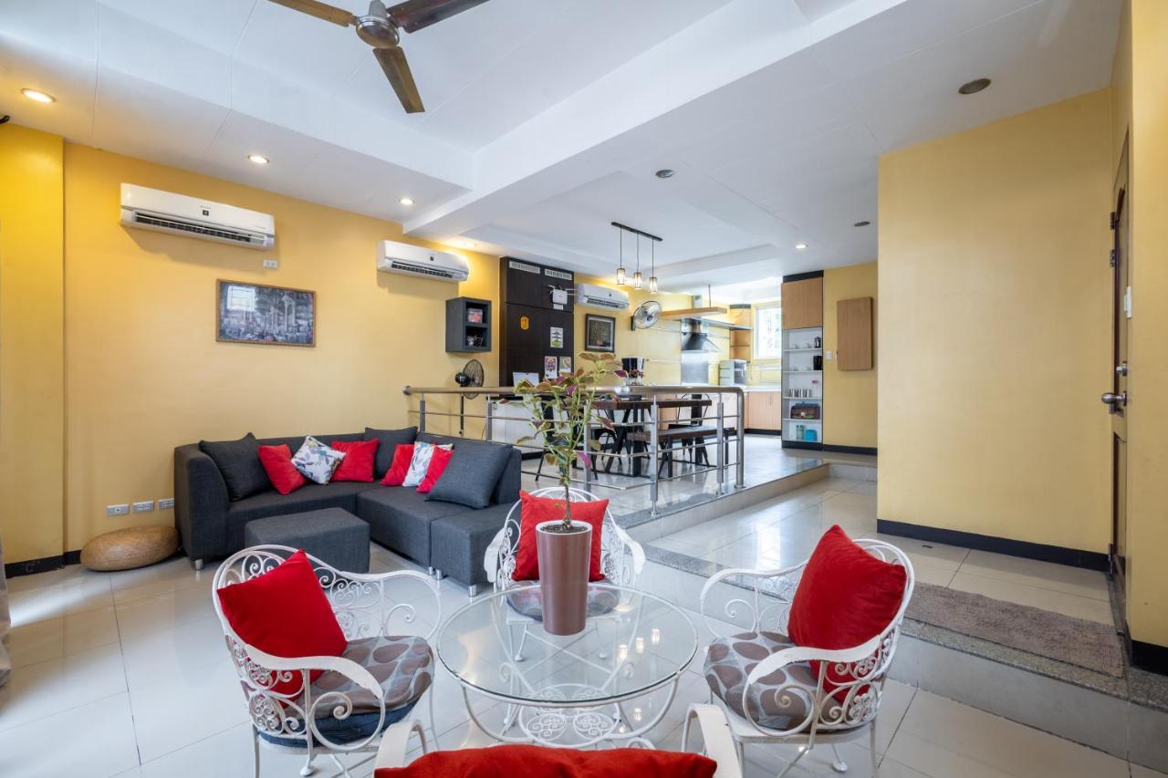 Casa Heradurra Uno/Dos Manila Esterno foto