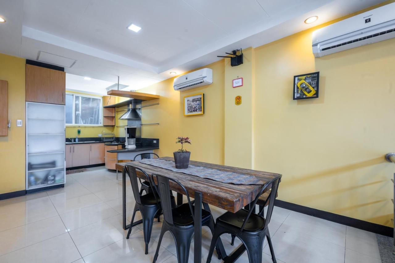 Casa Heradurra Uno/Dos Manila Esterno foto