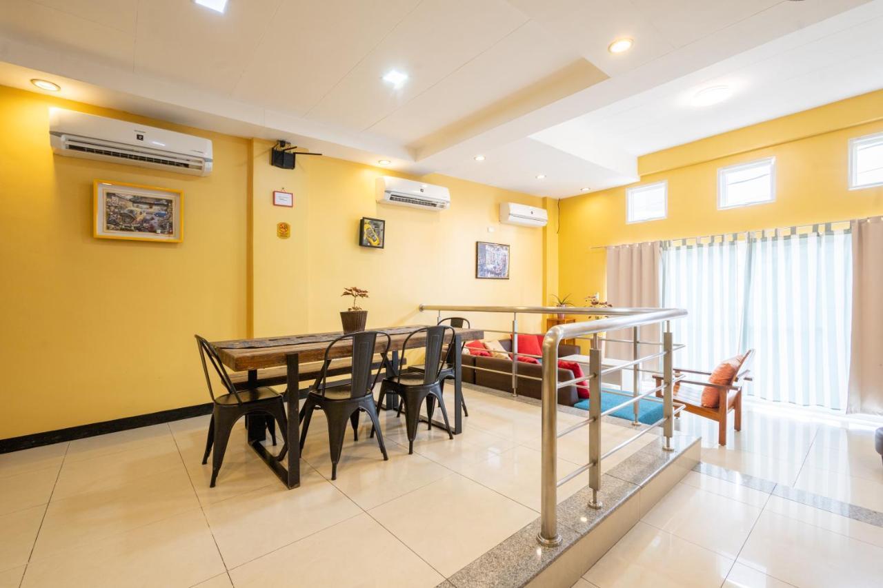 Casa Heradurra Uno/Dos Manila Esterno foto