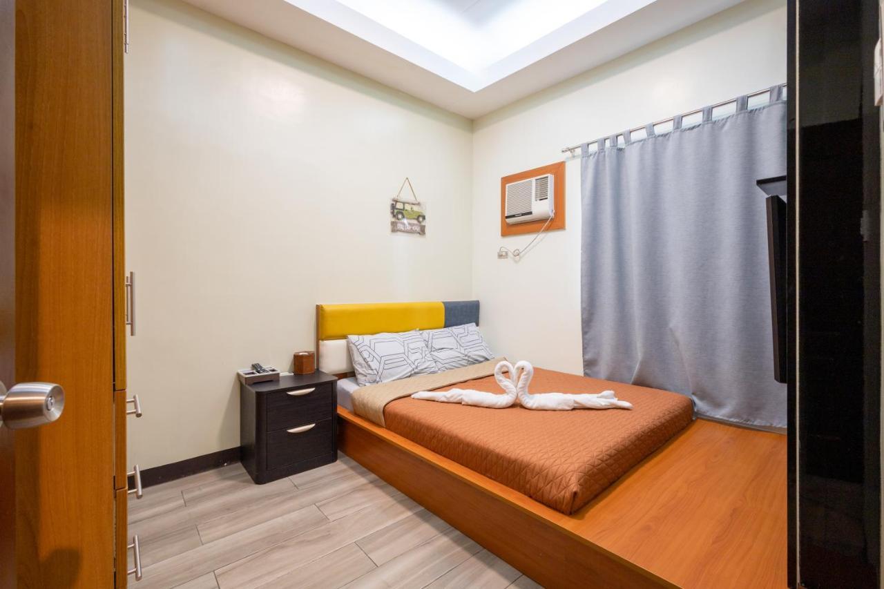 Casa Heradurra Uno/Dos Manila Esterno foto