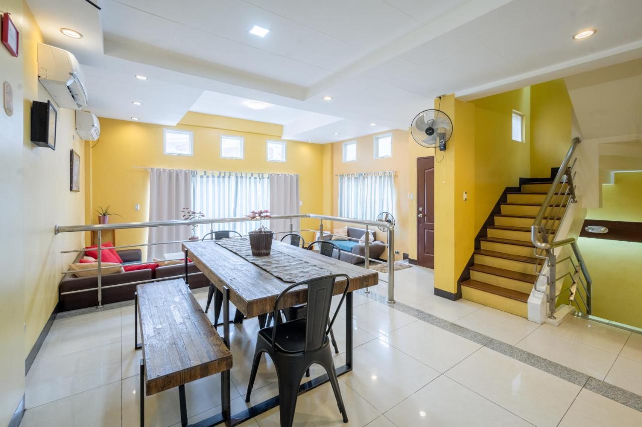 Casa Heradurra Uno/Dos Manila Esterno foto