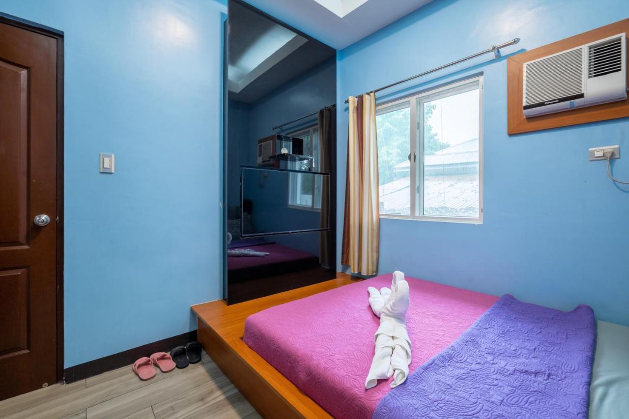 Casa Heradurra Uno/Dos Manila Esterno foto